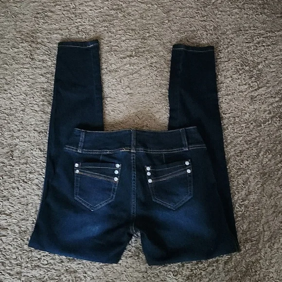 Dark denim skinny jeans!! - Picture 6 of 8